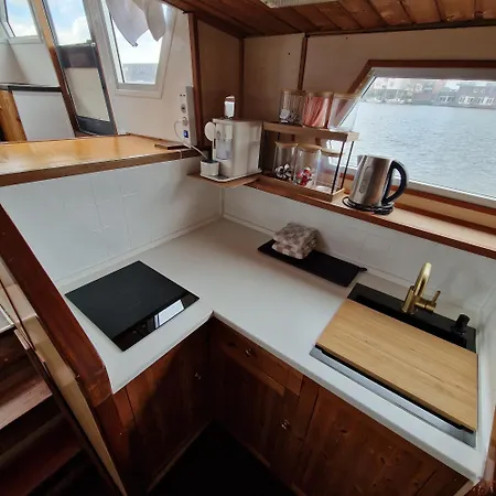 Sailing Bådhotel *