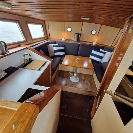 Sailing Bådhotel *