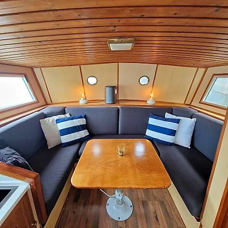 Botel Sailing