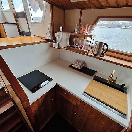 Botel Sailing